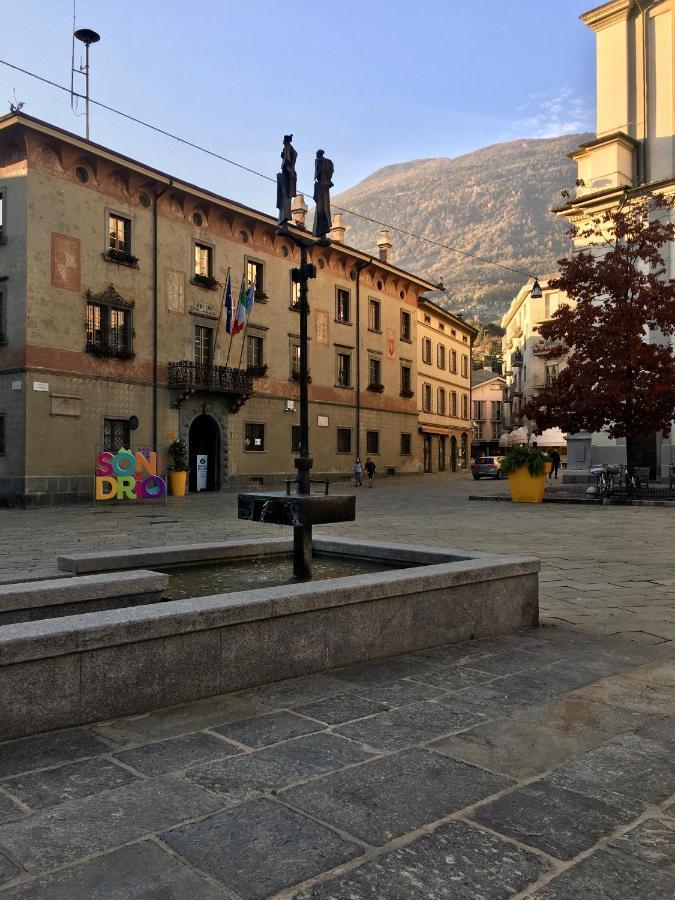 Dietro L'Angolo Sondrio Villa Bagian luar foto