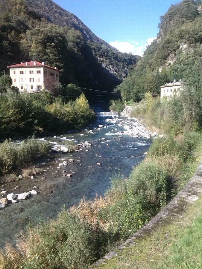 Dietro L'Angolo Sondrio Villa Bagian luar foto