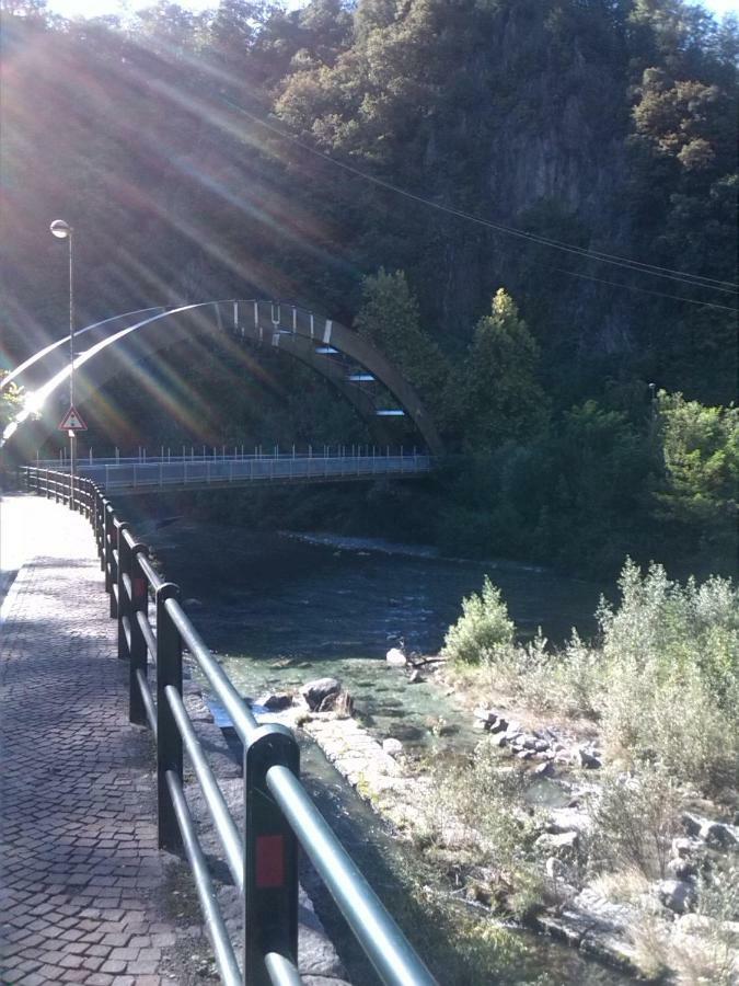 Dietro L'Angolo Sondrio Villa Bagian luar foto