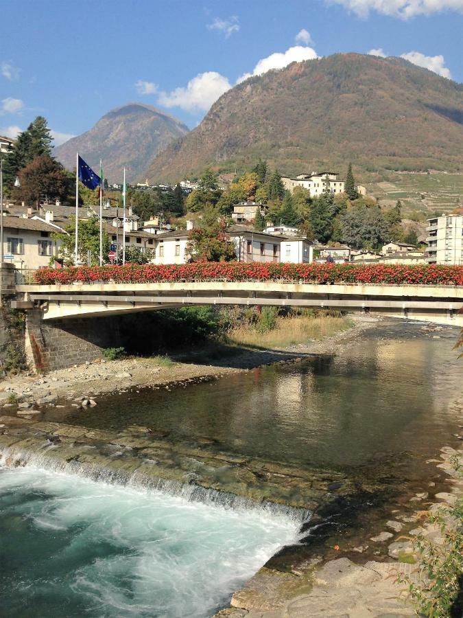 Dietro L'Angolo Sondrio Villa Bagian luar foto